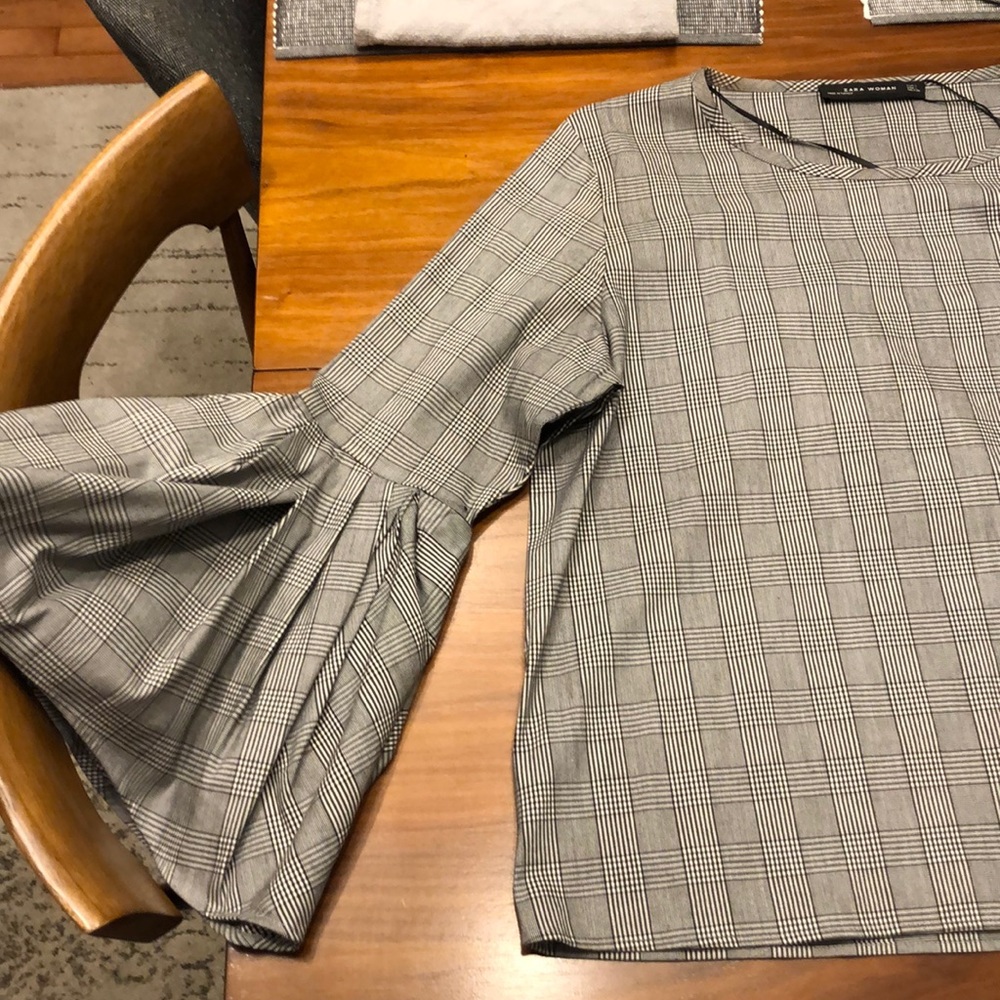Gingham Bell Sleeved Zara Top